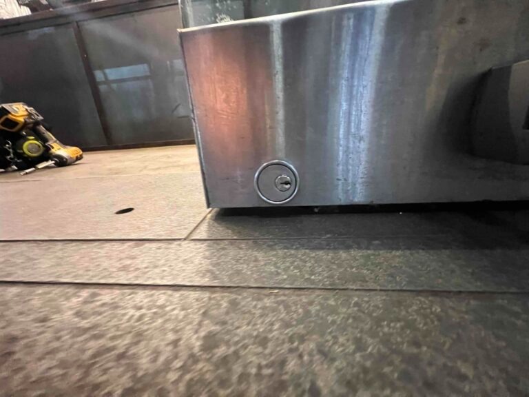 Thumb Turn Cylinder Replacement on a Front Door